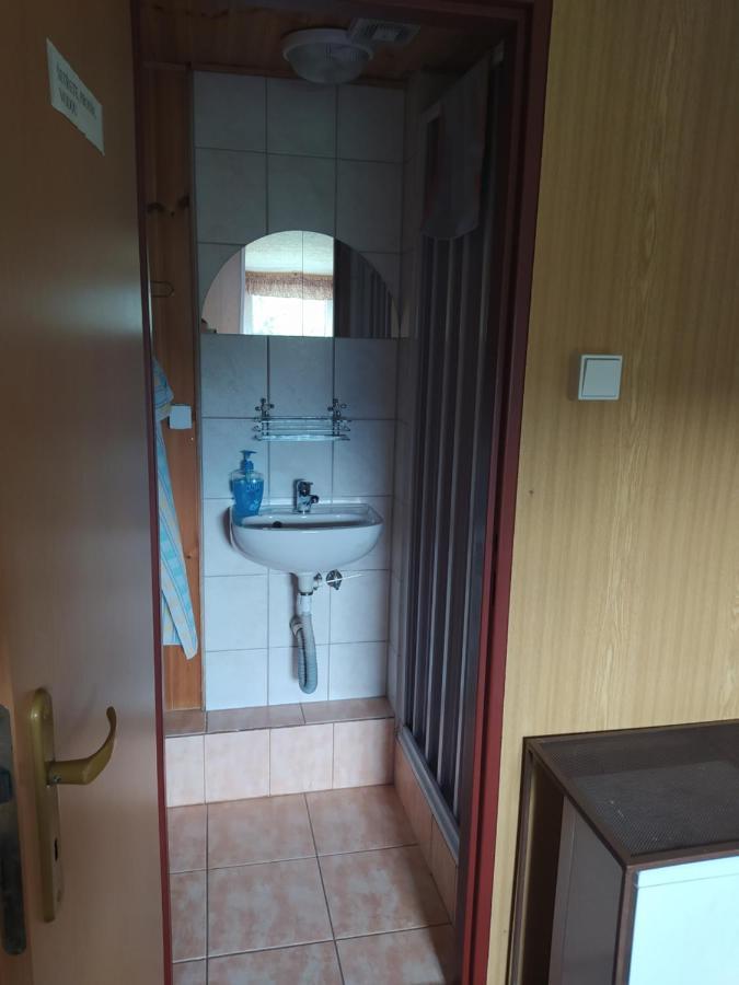 Penzion Kobr Pec pod Snezkou Exteriör bild